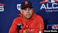 Alex Roja de los Medias Rojas