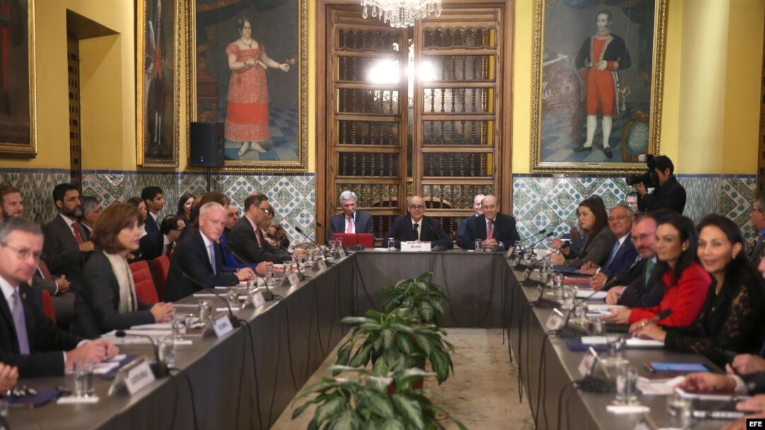 Los cancilleres y representantes de 17 países de América y el Caribe se reúnen en Lima una reunión convocada de urgencia por Perú, para buscar una posición conjunta y propiciar una salida negociada a la crisis política y social en Venezuela.