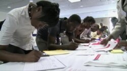 Trump busca apoyo de hispanos con promesas de empleos