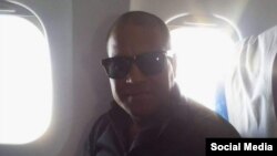 El opositor Daniel Llorente denunció que fue obligado por las autoridades cubanas a abandonar el país y embarcarse en un avión a Guyana. (Twitter).