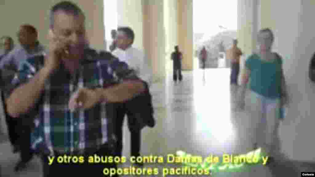 ¿Sabe usted el verdadero nombre de este oficial del MININT que se hace llamar Alejandro? ¿Conoce su dirección y teléfono? Si lo sabe envíe un SMS al 447781481769 Foto: Cortesía de UNPACU