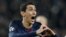 Ángel Di María celebra después de anotar un gol durante un partido entre el París Saint Germain y el Barcelona por la Liga de Campeones de la UEFA.