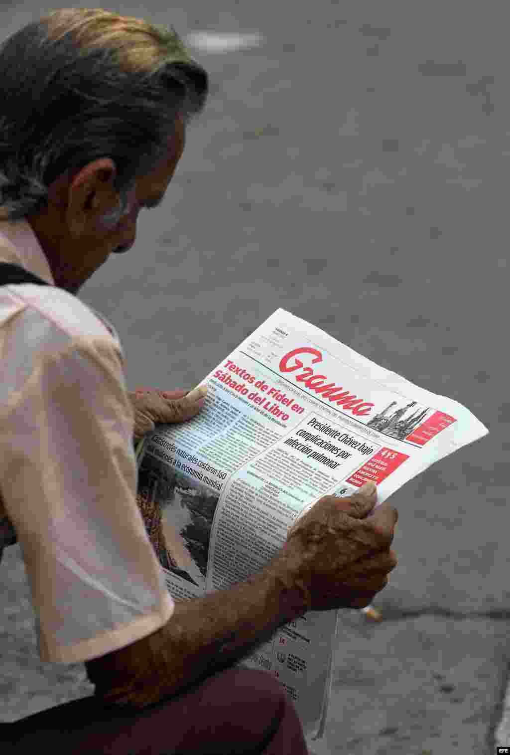 La salud de Chávez en la portada del Granma.