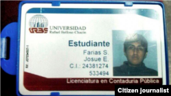 El carnet de estudiante de Josué Farias.