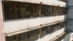Cierran escuelas por enfermedades contagiosas