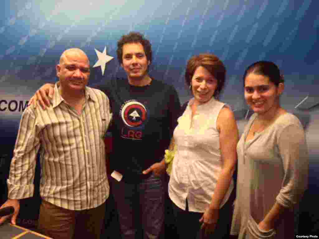 Con el escritor Camilo Venegas, autor del blog El Fogonero, y su esposa Diana