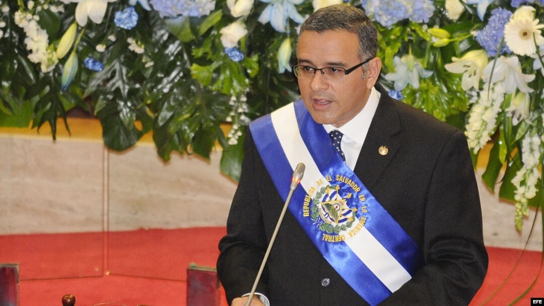 El presidente de El Salvador, Mauricio Funes, en la sesión plenaria de la Asamblea Legislativa en San Salvador (El Salvador). 