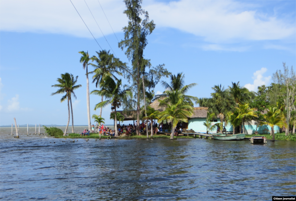 Reporta Cuba Recreación Carnaval Acuático Morón Foto Nilo Alejandro