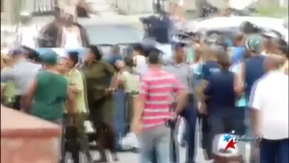 Arrestan y golpean a Damas de Blanco en La Habana
