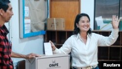 Keiko Fujimori encabeza las votaciones, tras los primeros resultados preliminares.
