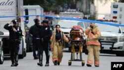Equipos de bomberos y policía en Nueva York donde se encontró uno de los paquetes sospechosos. 
