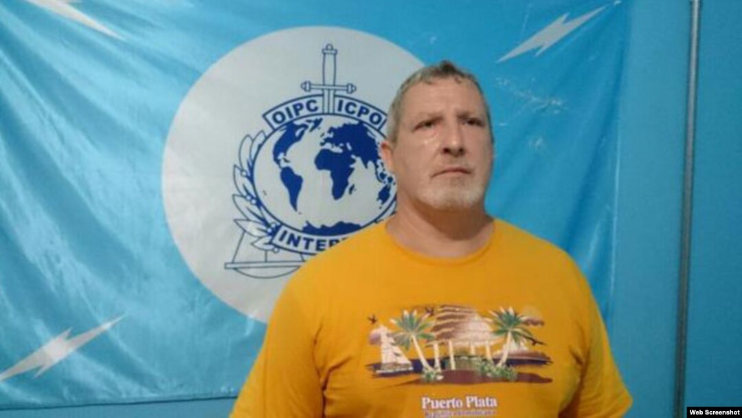 Eliécer Fuentes Valdéz, cubano apresado en Santo Domingo por agentes de la Interpol.