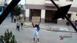 Detienen a líder de las Damas de Blanco para impedirle protesta pública