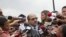 El abogado Gerardo Fernández (c), miembro del equipo de campaña del líder opositor venezolano, Henrique Capriles, da declaraciones a la prensa hoy, martes 2 de Mayo del 2013, en la sede del Tribunal Supremo de Justicia tras presentar la impugnaci'on a las elecciones
