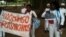 Reporta Cuba. Damas de Blanco y activistas pro DDHH, durante su 40 jornada de represión por la campaña #TodosMarchamos. Foto: Ángel Moya.
