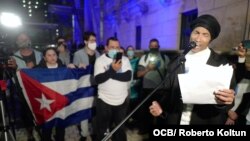 Acto de apoyo en la Torre de la Libertad, en la ciudad de Miami, al Movimiento San Isidro. (Roberto Koltún / OCB).