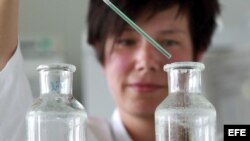 El actor cubano Reinaldo Miravalles, quien reside en EEUU desde hace 20 años, participa el miércoles 20 de junio de 2012, en el rodaje de la película "Esther en alguna parte" en La Habana, Cuba. EFE/ Alejandro Ernesto