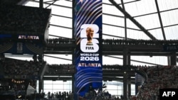 El logo de la Copa Mundial de la FIFA 2026 en el estadio de Atlanta. 