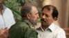 El mandatario nicaragüense Daniel Ortega abraza al dictador cubano Fidel Castro en una conferencia sobre terrorismo en La Habana, en 2005.