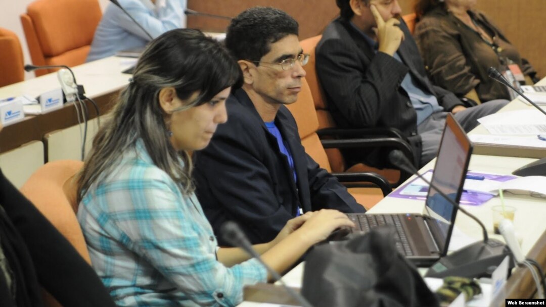 Elaine Díaz, la bloguera de La Polémica Digital.