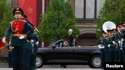 El ministro de Defensa de Rusia, Andrei Belousov, en el desfile militar en la Plaza Roja, en el centro de Moscú, Rusia, el 9 de mayo de 2026. Sputnik/Vyacheslav Prokofyev/Pool vía REUTERS