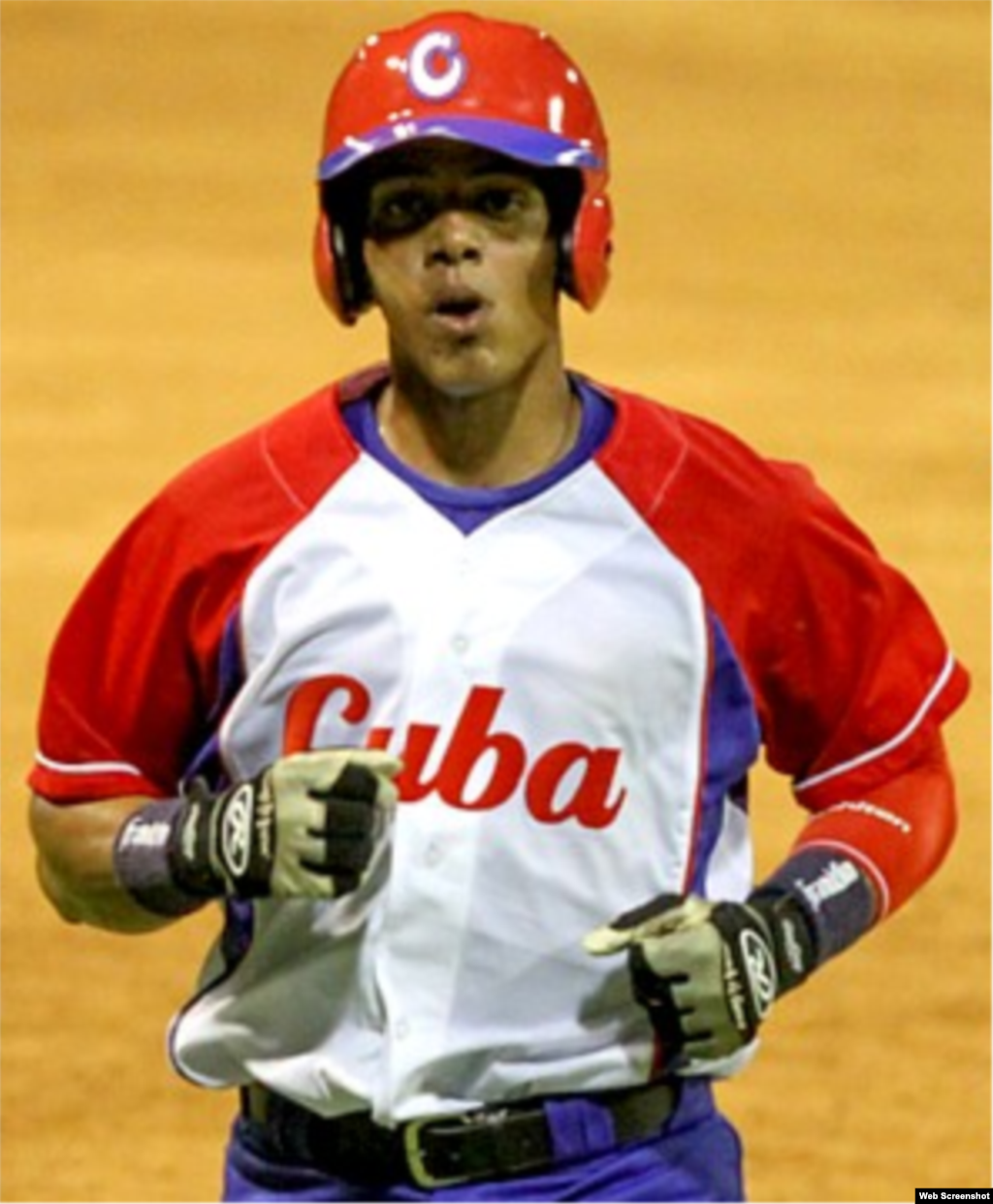 Ramón Lunar se destacó al bate por el equipo cubano en el primer juego, que ganó Cuba 4x3.