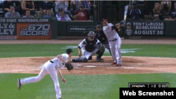 El dominicano Nelson Cruz rebasó al cubano de los Medias Blancas José Abreu al tope de la tabla de jonroneros de la Liga Americana, con 32. 