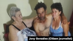 Balsero cubano repatriado junto a su familia en Cuba