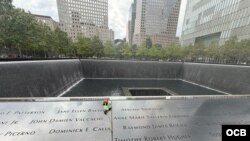 El Memorial incluye un área que contiene los nombre de las personas que pierdieron en la vida en los atentados.