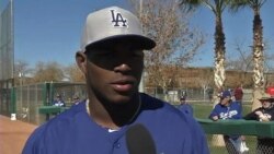 Yasiel Puig conversa sobre los retos del béisbol profesional