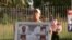 Pinturas de espía cubano v.s. protestas de exiliados en Miami