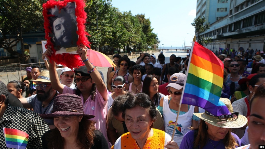 Marchan contra la homofobia en Cuba