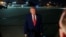 El presidente de los Estados Unidos, Donald Trump, desciende del Air Force One en la Base Conjunta Andrews, el martes 11 de agosto de 2026.