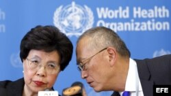 Margaret Chan, directora general de la Organización Mundial de la Salud (OMS) y Keiji Fukuda, el adjunto a director general de la OMS.