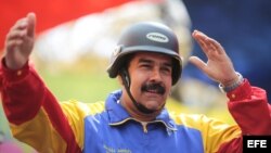 El presidente de Venezuela, Nicolás Maduro, participando en un acto con motorizados.