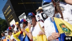 Una marcha en Washington en 2015 exigió la libertad de los presos políticos en Venezuela.