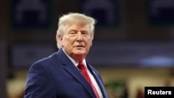 Presidente de Estados Unidos en un mitin en Fort Myers