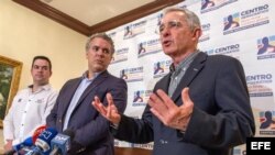 El ex presidente de Colombia, Alvaro Uribe, participa en un foro electoral en Davie, Florida