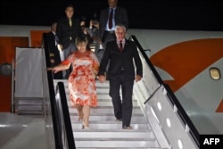 Díaz-Canel y Lis Cuesta en Johannesburg, el 23 de agosto de 2023. Alejandro Azcuy / Cuban Presidency / AFP
