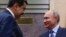 Vladimir Putin y Nicolás Maduro en una reunión en Novo-Ogaryovo en las afueras de Moscú el 5 de diciembre de 2018. (Archivo)