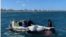 Esta fotografía muestra a los balseros cubanos interceptados cerca de Lake Worth, en Palm Beach, Florida. 