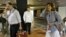 La canciller colombiana, María Ángela Holguín, entra al Palacio de convenciones de La Habana.