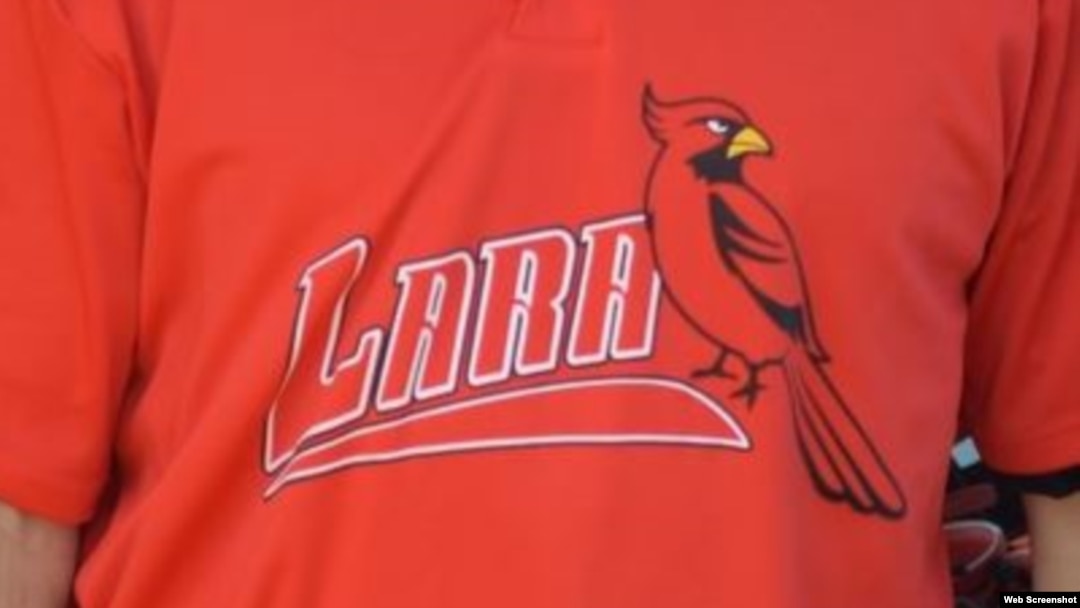 Camiseta de los Cardenales de Lara.