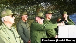Díaz-Canel junto a la alta cúpula militar en el Día Nacional de la Defensa. 