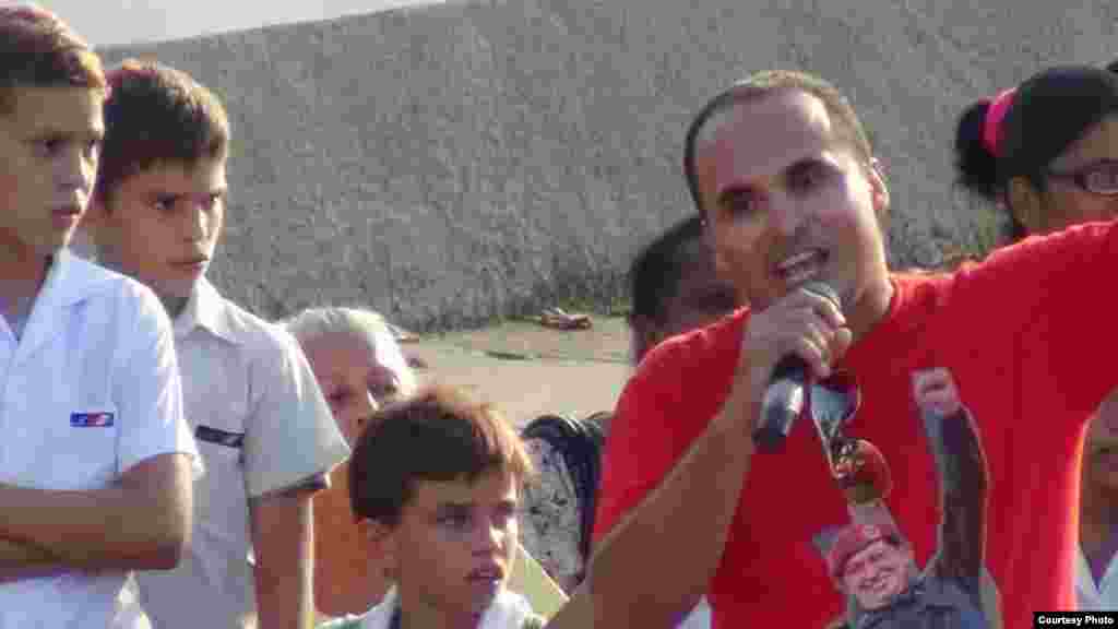 Primer secretario UJC Municipio Playa en Acto de repudio contra Estado de Sats. 