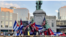 Manifestación de miembros de la organización BelgoCuba en la Plaza de Luxemburgo, Bélgica