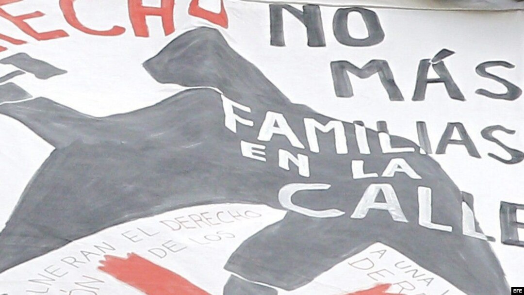 Un cartel de la plataforma antidesahucio.