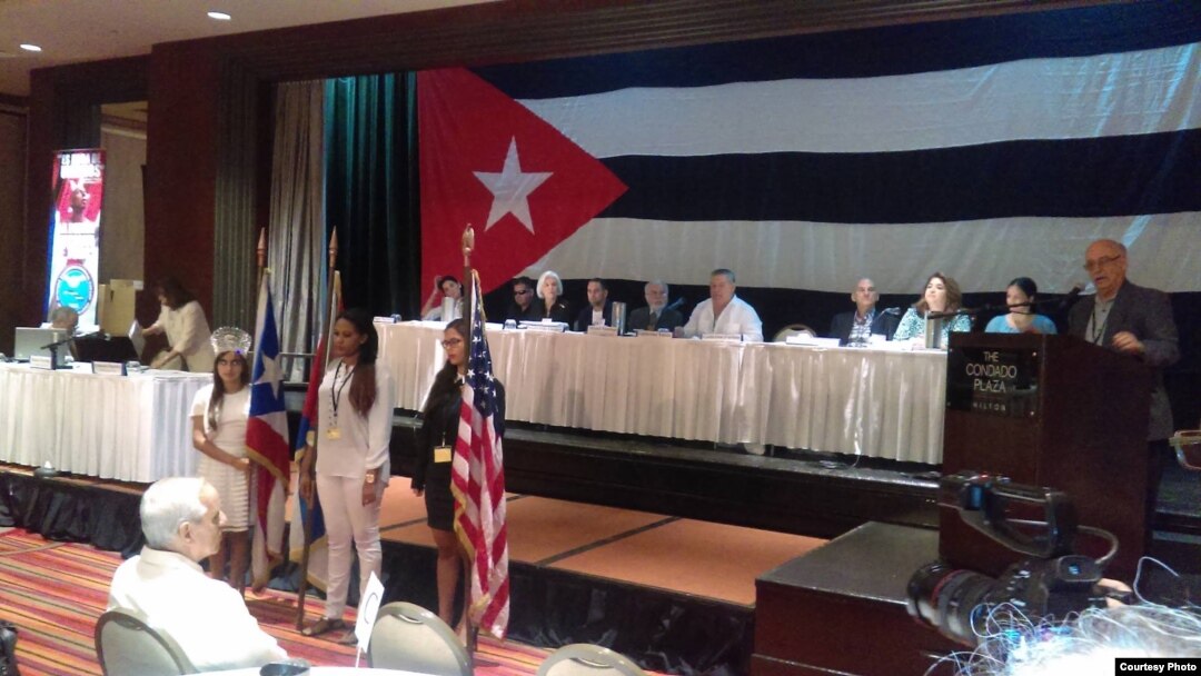 Participantes del II Encuentro Nacional Cubano, San Juan, Puerto Rico, 2016.