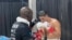 Anthony Martínez y su entrenador Yordenis Despaigne trabajan fuerte antes de la pelea en Miami. (Foto: ENG)