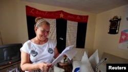 Laura Pollán, en su casa, en La Habana, el 7 de julio de 2010. (REUTERS/Desmond Boylan)